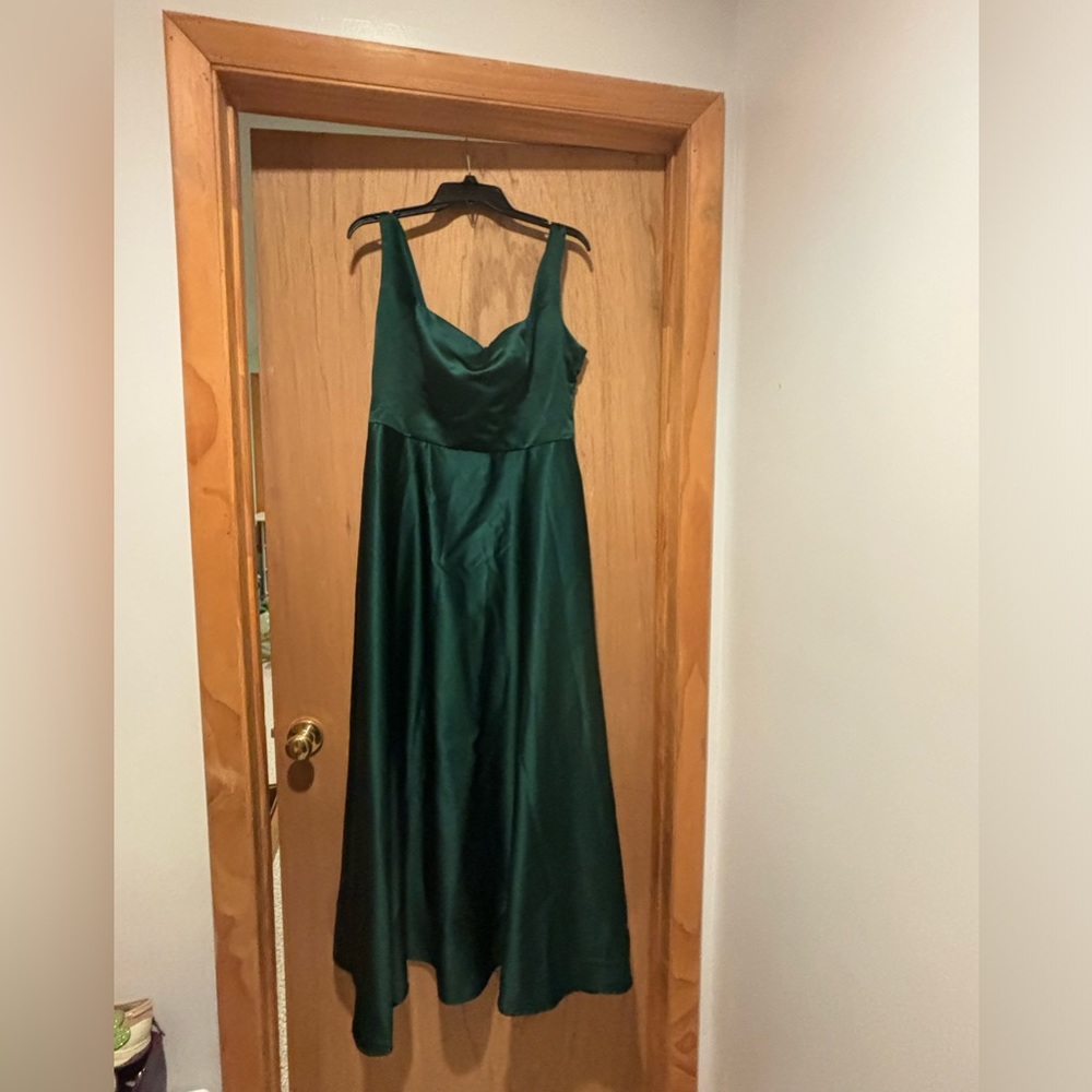 Elegant Green Evening Gown